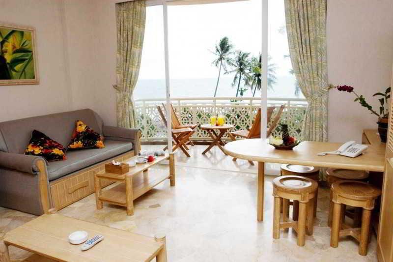 Hawaii Resort Family Suites Anyer Exteriör bild