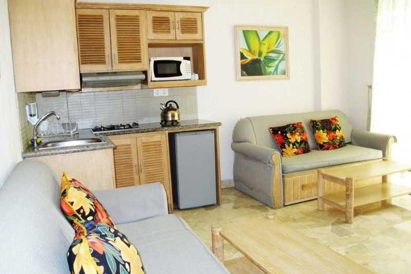 Hawaii Resort Family Suites Anyer Exteriör bild