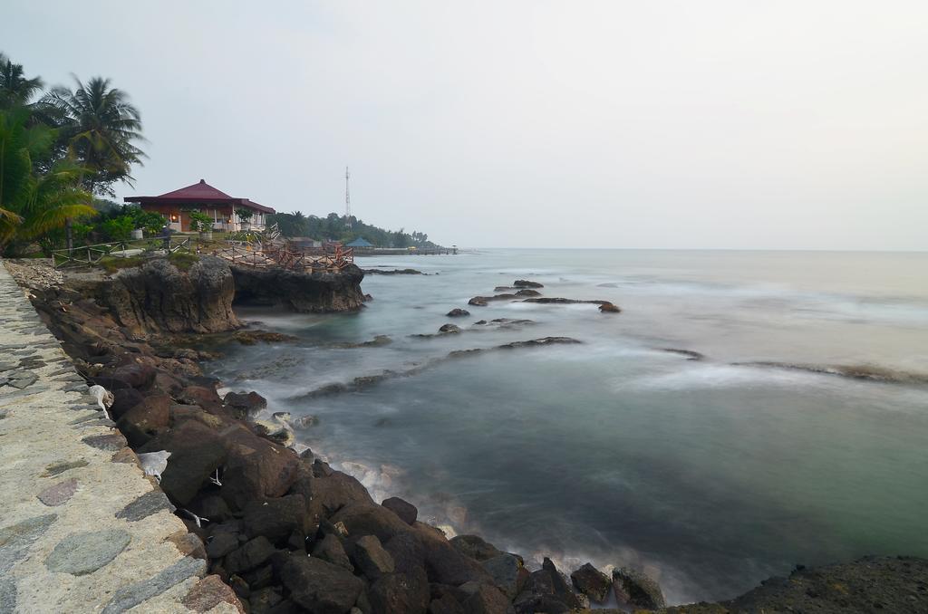Hawaii Resort Family Suites Anyer Exteriör bild