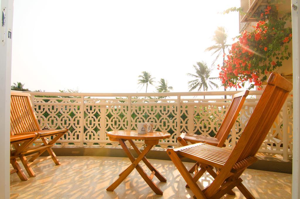 Hawaii Resort Family Suites Anyer Exteriör bild